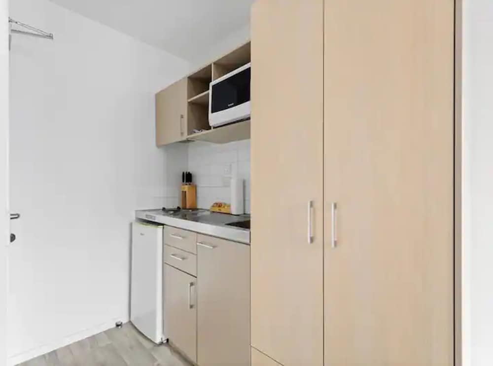 Central City 1Br Apartment view 5