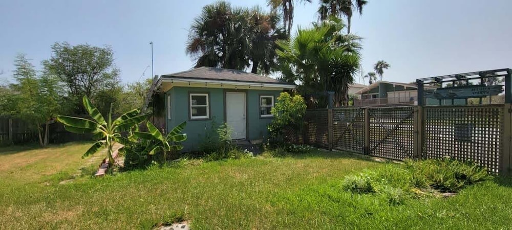 Madre Azul Bay House 3 Bedroom Home
