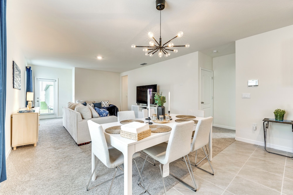Playground Access: Winter Haven Getaway w/ Patio!