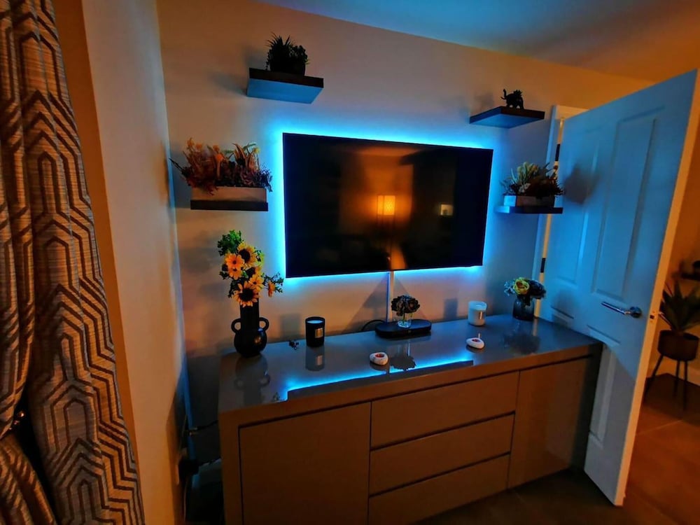 Luxurious 2-bed Apartment in Belfast Centre view 3