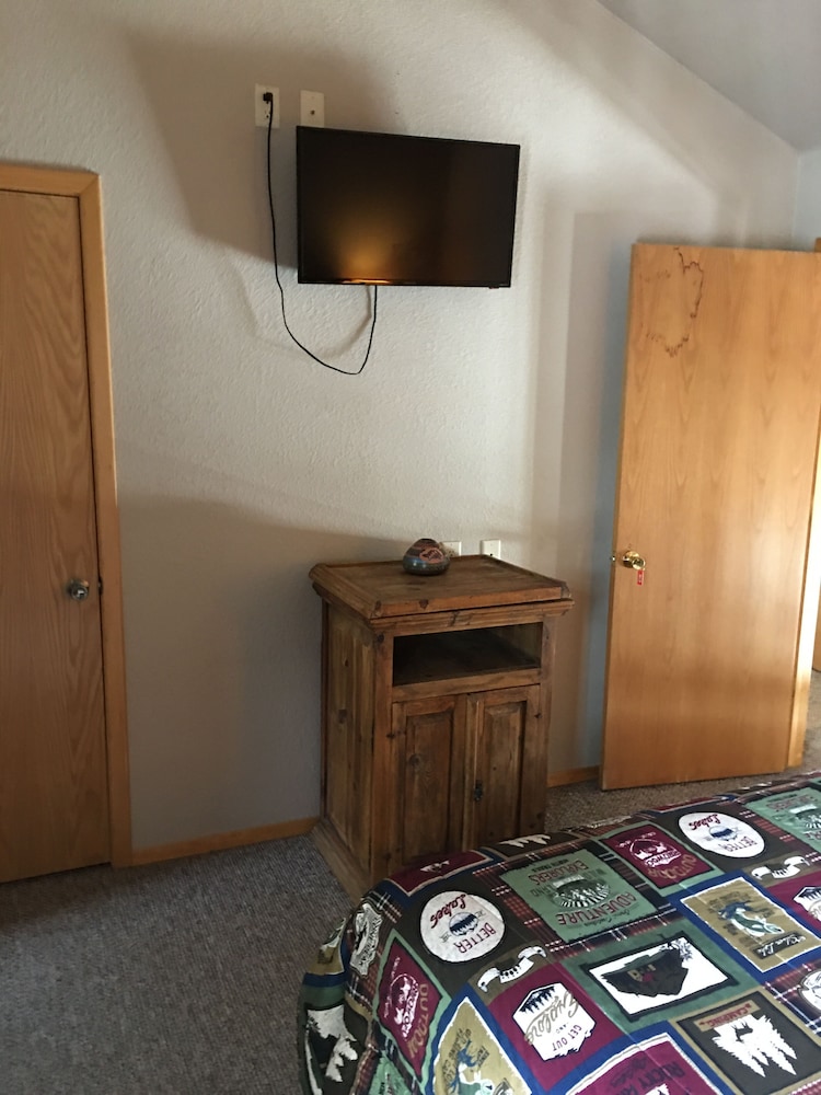 The Lodge at Lazy Bear Retreat view 5