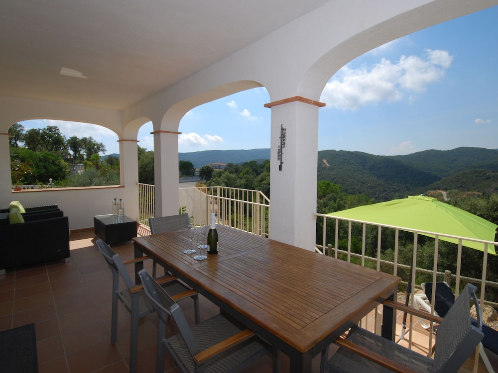 Luxurious Villa in Calonge With Private Pool photo 3