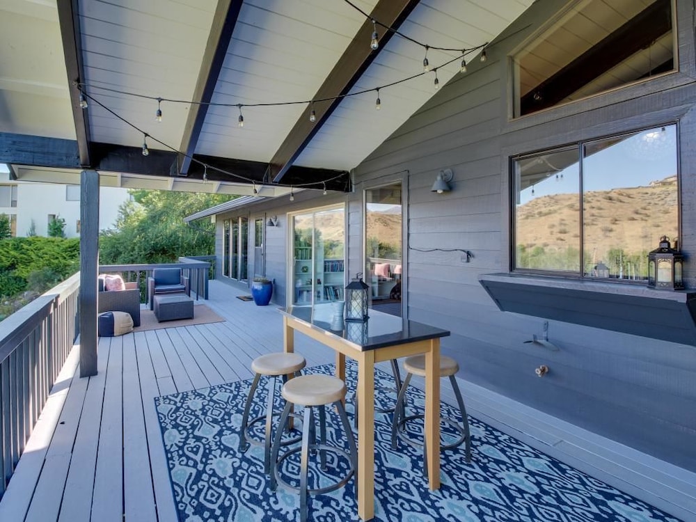 Chic Highlands Hideaway