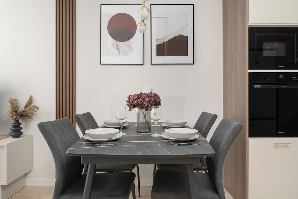 Wroclaw Apartment With Bathub by Renters
