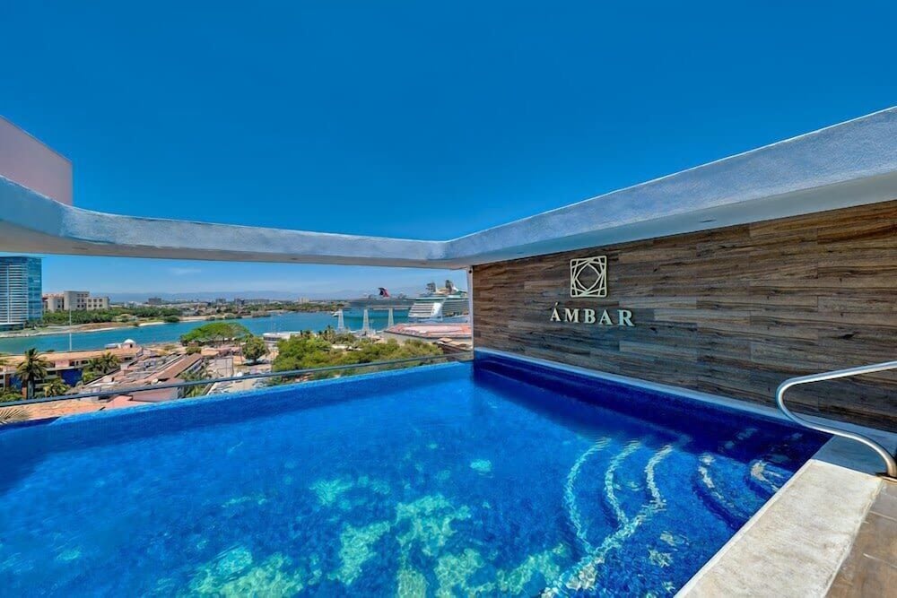 New 1 Br Unit 2 Min From Beach - Pool - King Bed