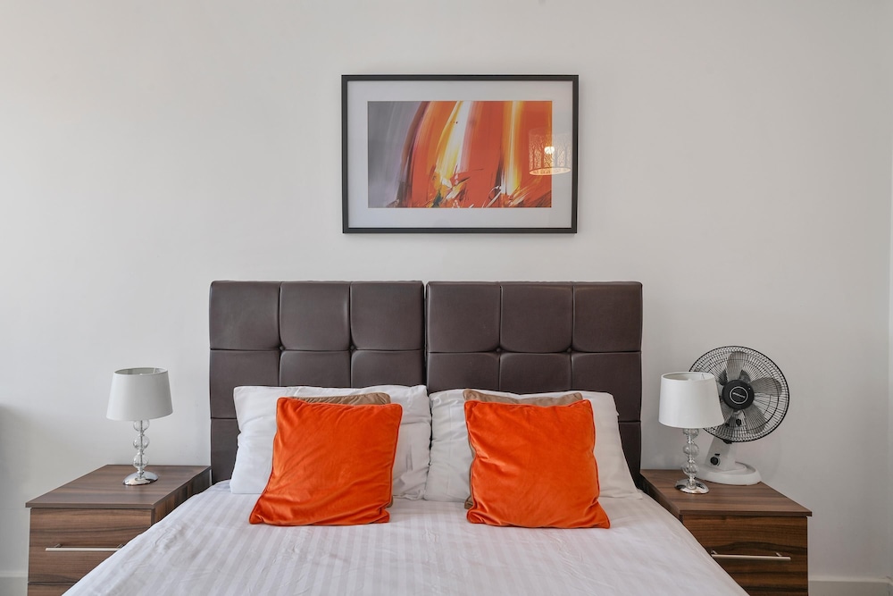 Kennet House Superior Serviced Apartment
