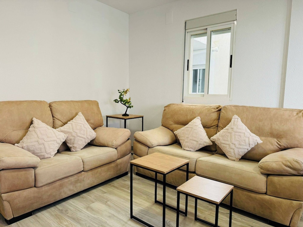 Bright Apartment Near Granada Center