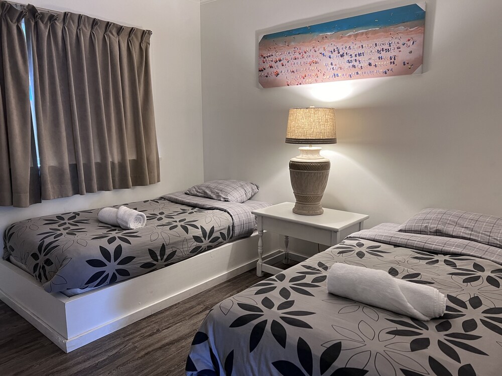 Parksville Vacations - Park Sands Beach Resort - Property Image 4