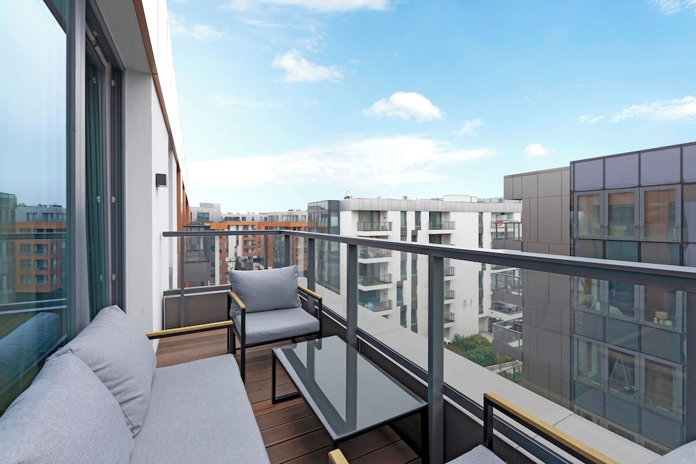 Brabank Riverside & Parking by Downtown Apartments
