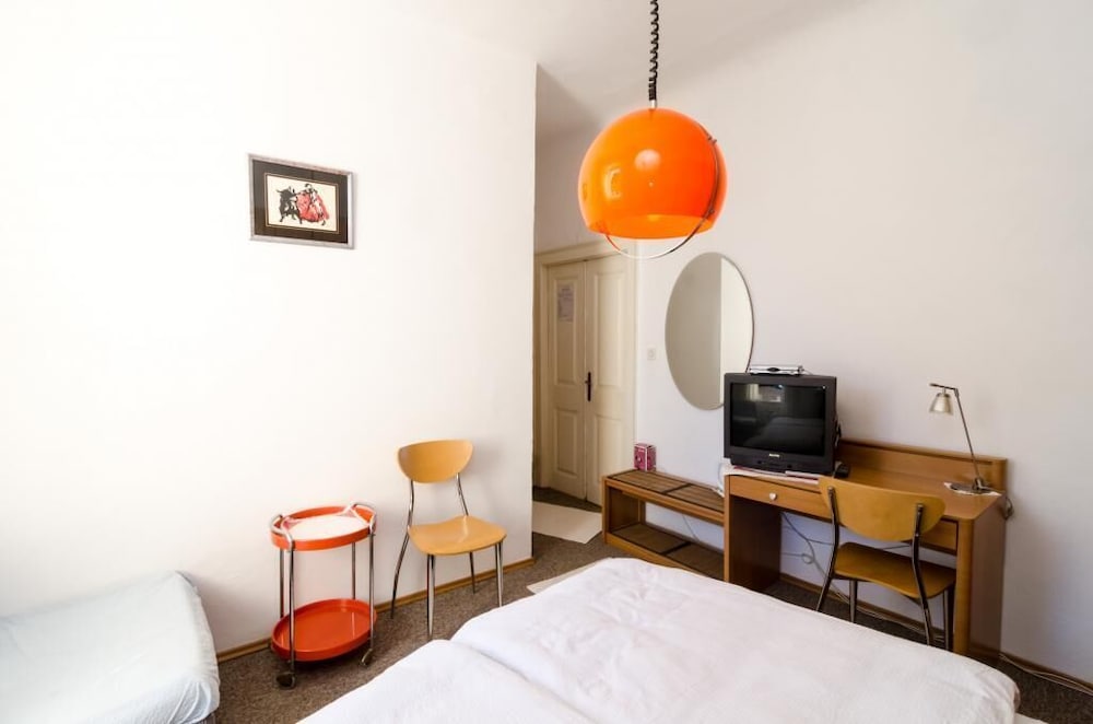 Rooms Pile