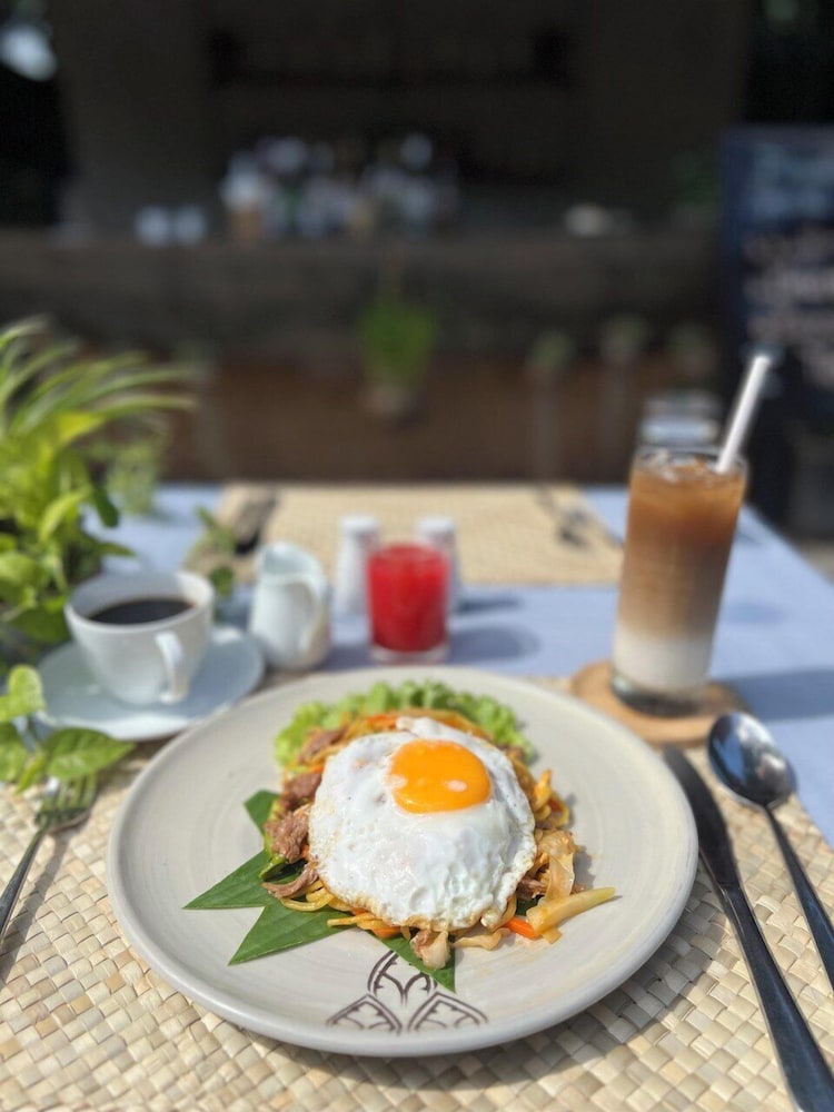 Khmer Lodge