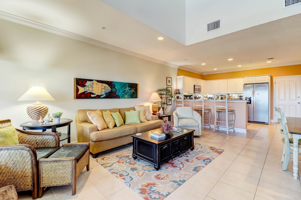 Kingsland Vacations - Pet Friendly Condo with Private Parking and Elevator by RedAwning - Property Image 1