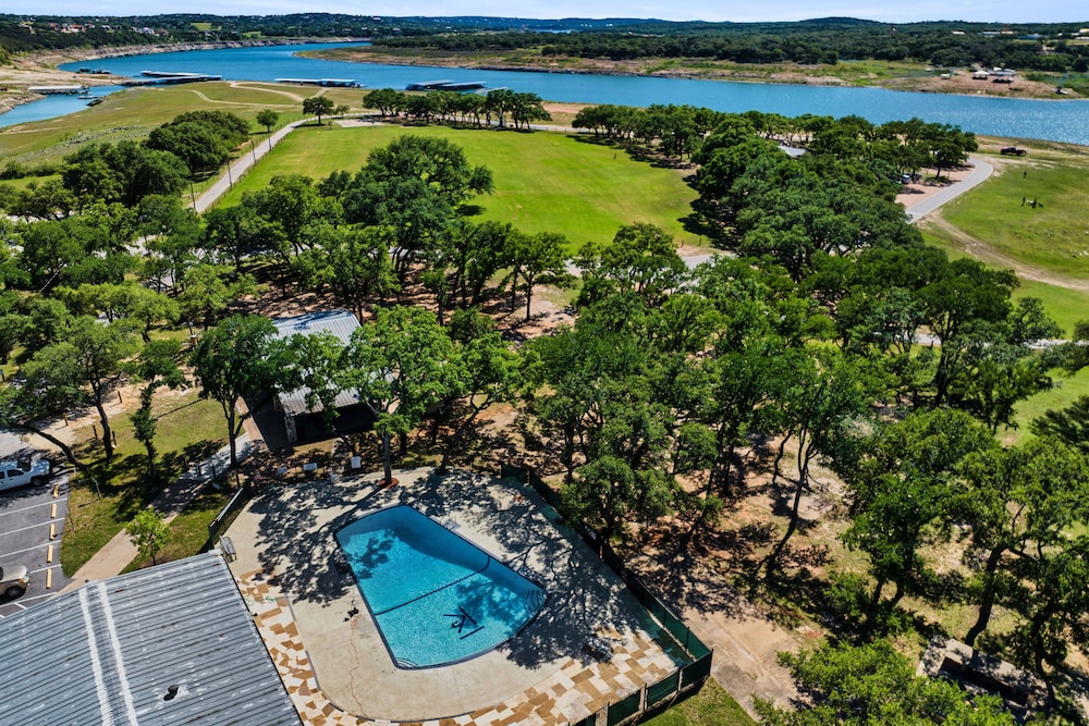 Lago Vista Home w/ Game Room Outdoor Tub! - Property Image 75