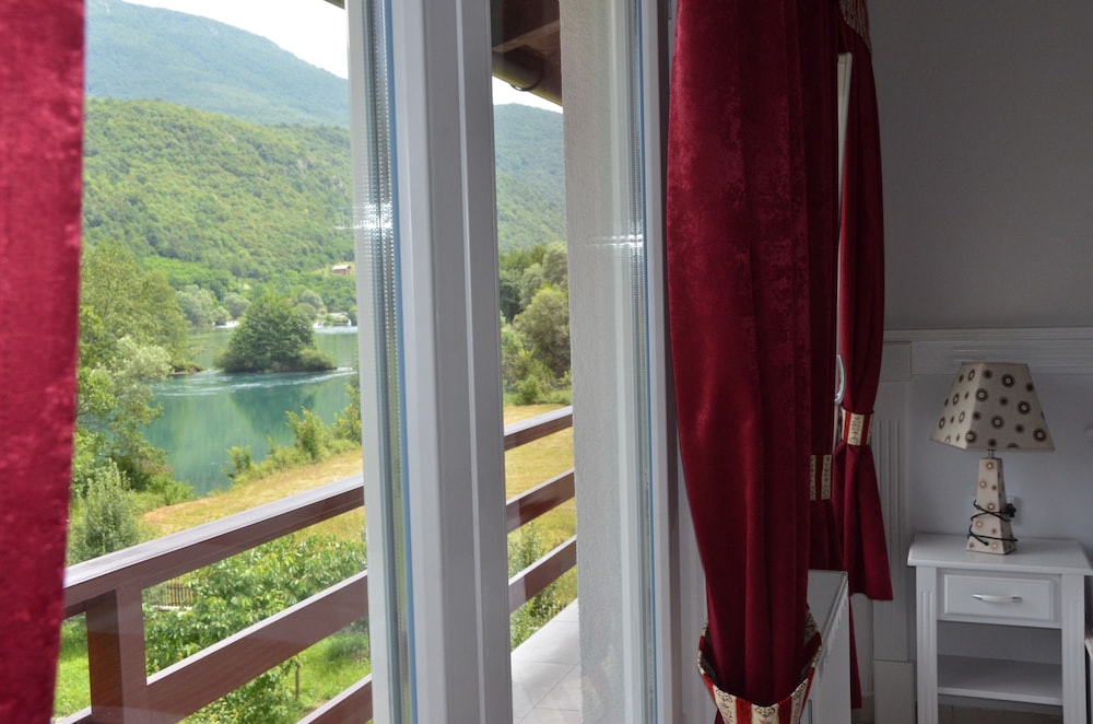 Neron Turist Center
