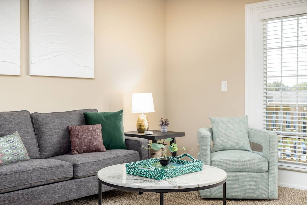 Long Stay 2BR Pet-friendly New Albany Area