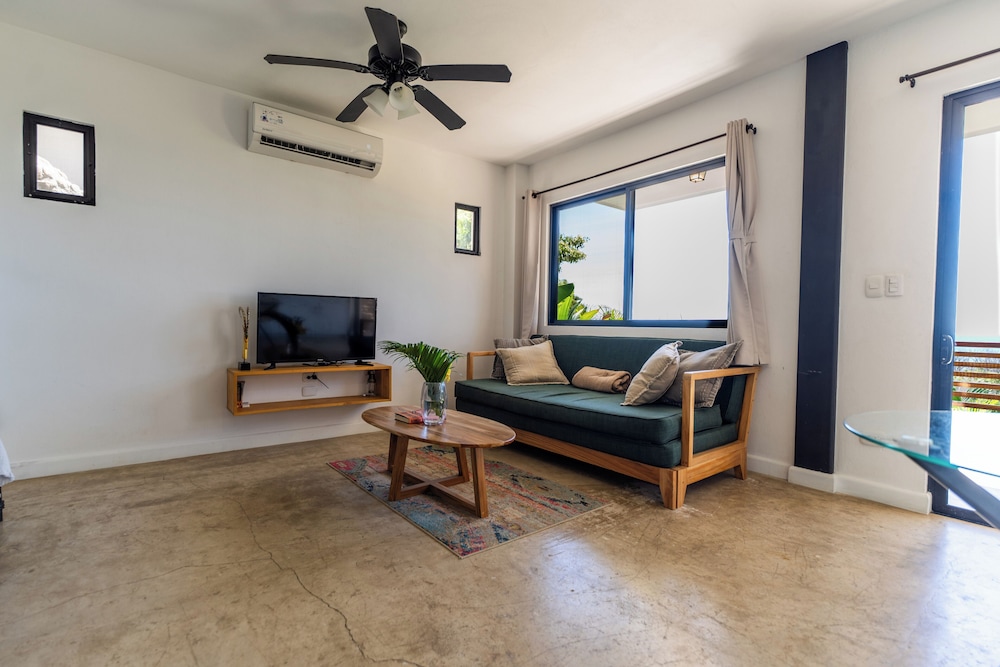 Sea View Paradise Retreat by Sea N' Rent