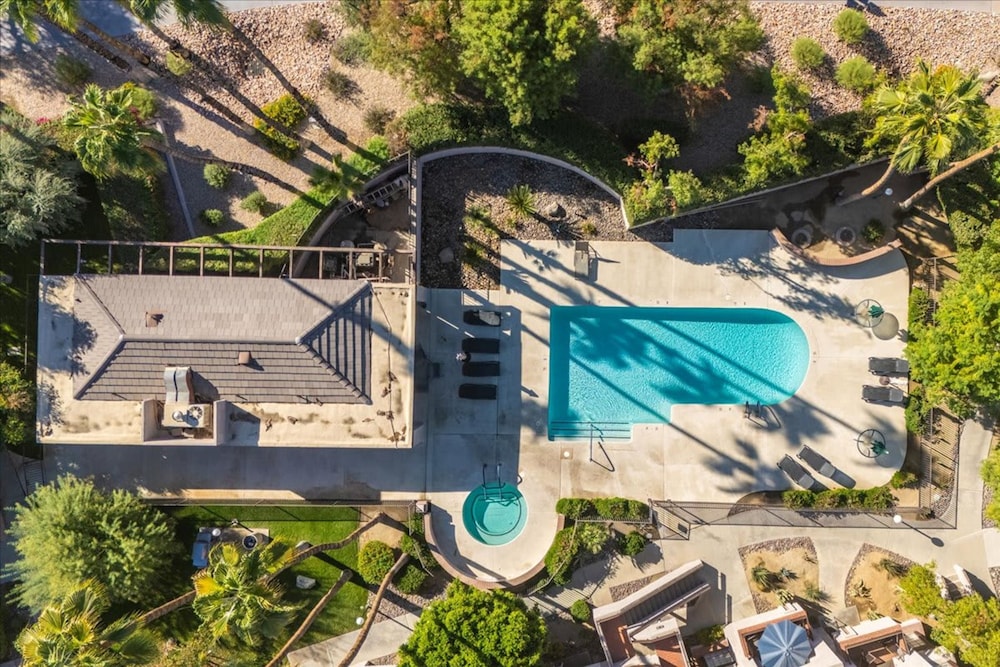 Hollywood Glam Hideaway