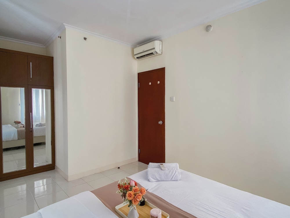 Homey And Modern 2Br At Marina Ancol Apartment