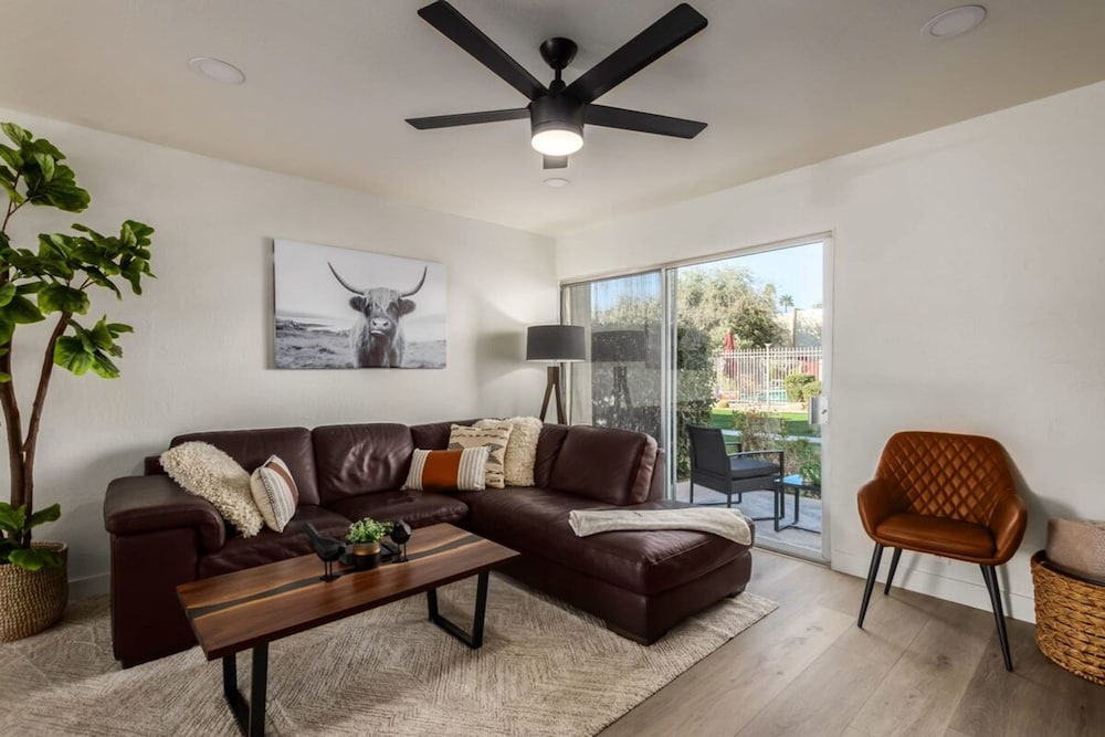 Luxe 2BR Townhouse 4 Heated Pools Walk 2 Old Town
