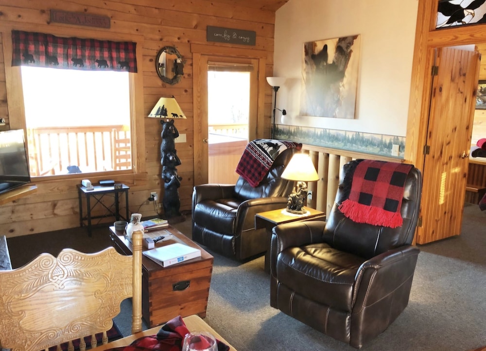 Eagles Nest 1 Bedroom Cabin