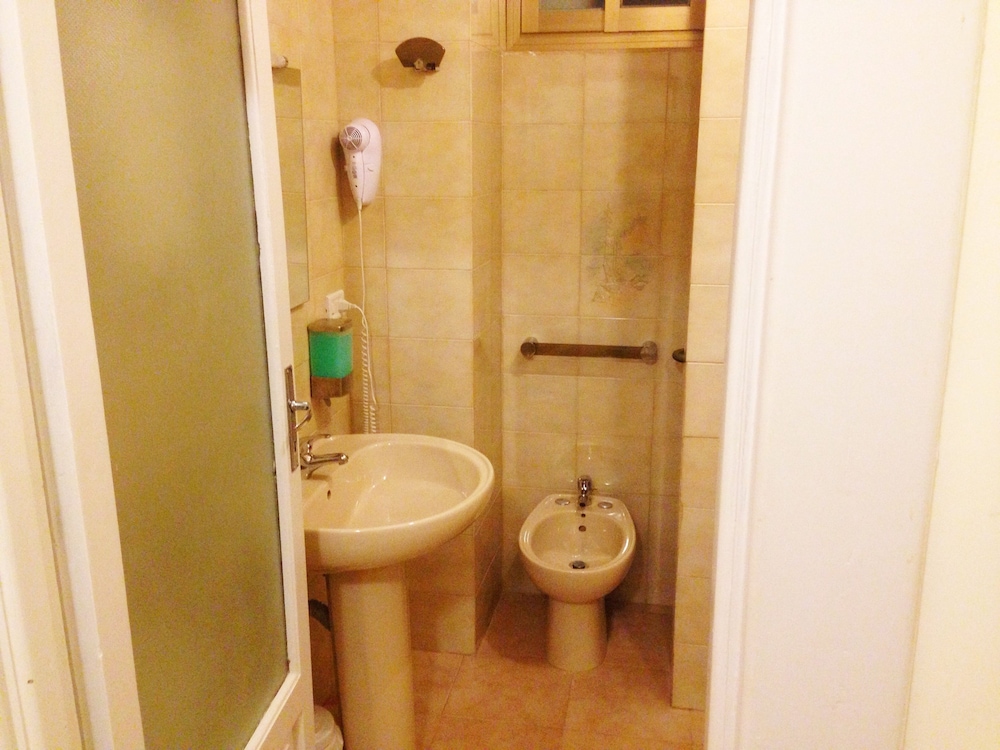 B&B Arcobaleno en Taranto — bathroom
