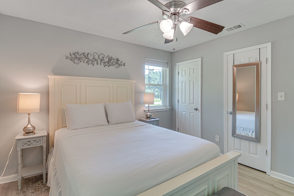 11 Mi to Beaches: Peaceful Foley Home w/ Yard
