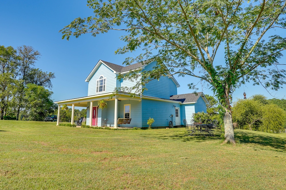 Peaceful Haynesville Vacation Rental w/ Yard! view 2