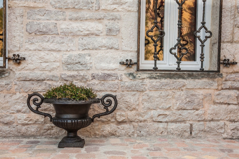 Armata Luxury - Property Image 6