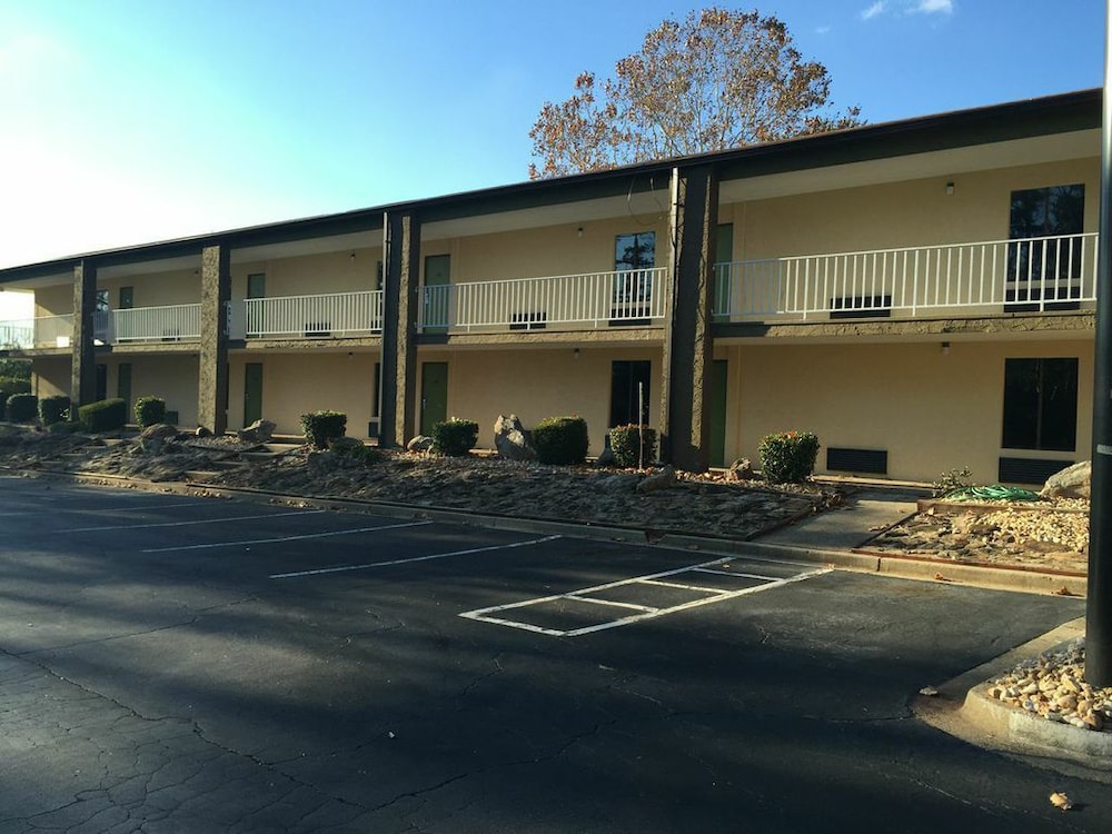 Motel 6 Stockbridge, GA – Hwy 138 W