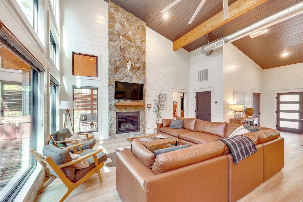 Cozy Secluded Cabin in the Heart of Hochatown