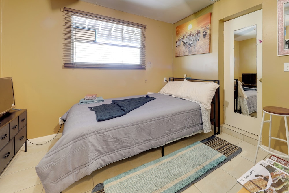 8 Mi to Beach: Pet-friendly Fort Lauderdale Studio