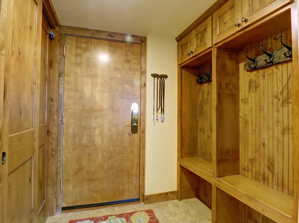 Wl210 West Lake Lodge 2 Bedroom Condo