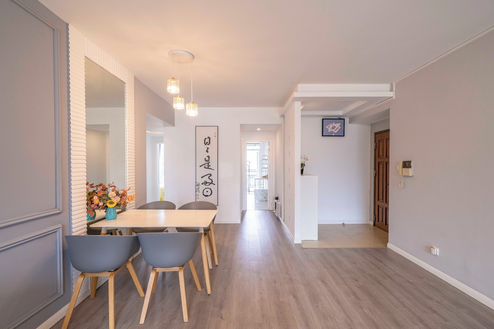 Tyms Xujiahui Prime 2BR APTGarden