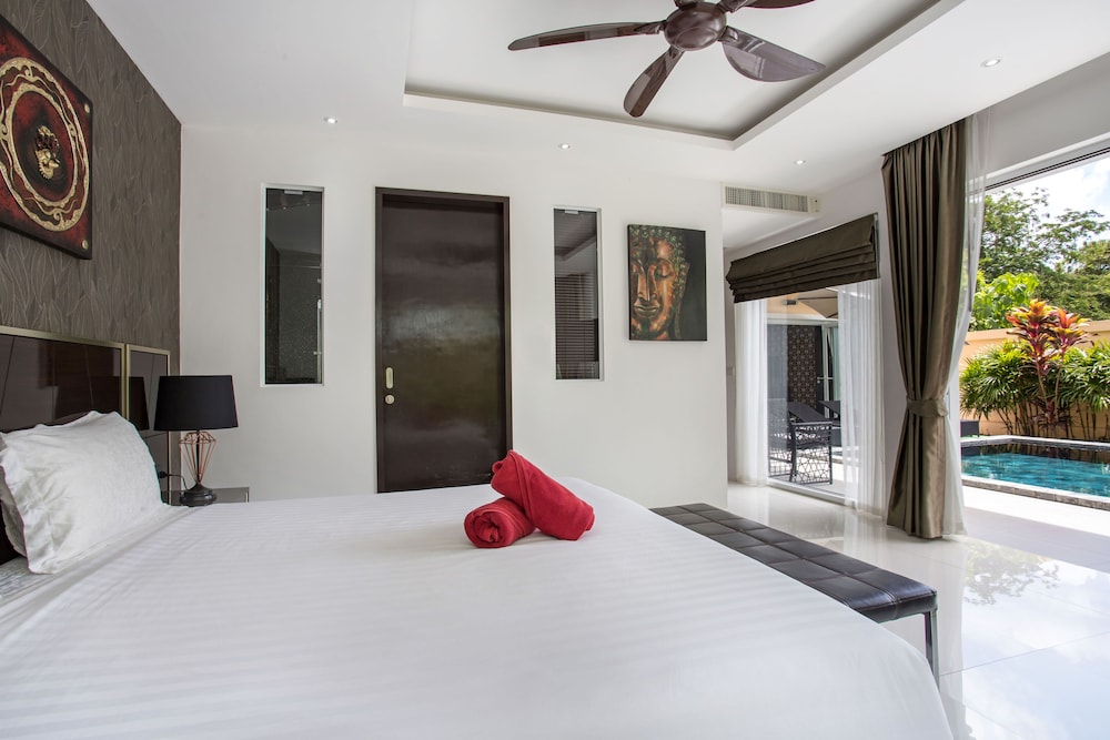 Seaview Pool Villa Dragon D in Tropics view 2