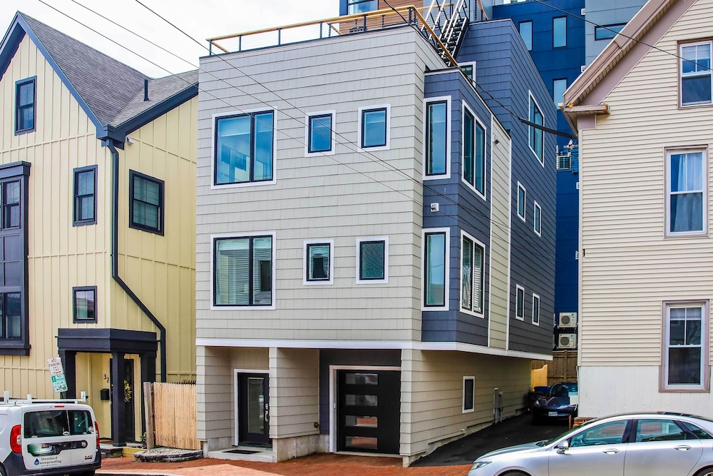 Portland Vacations - Spacious Portland Home: Walk Downtown! - Property Image 6