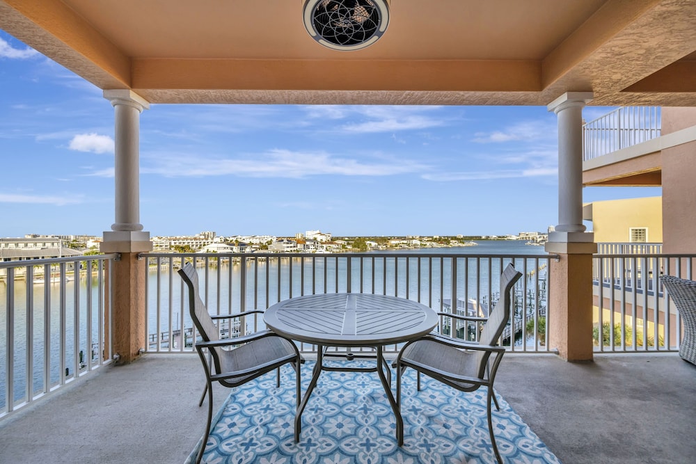 Harborview Grande Condominium
