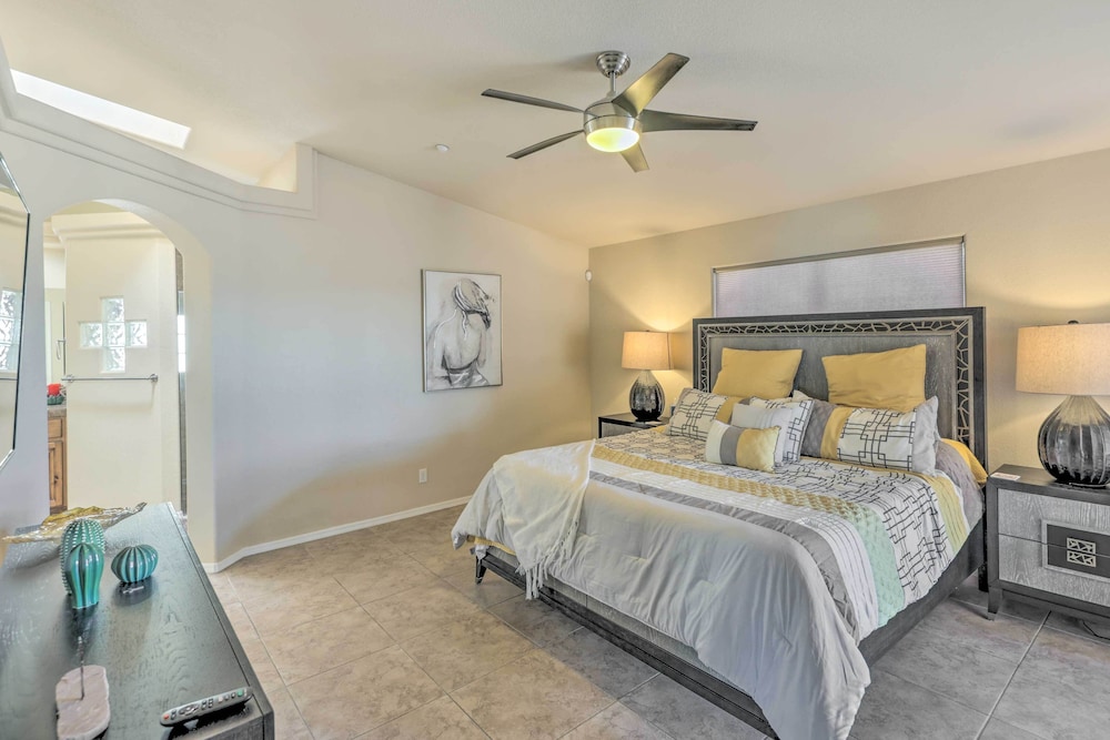 2 Mi to London Bridge: Lake Havasu Getaway view 2
