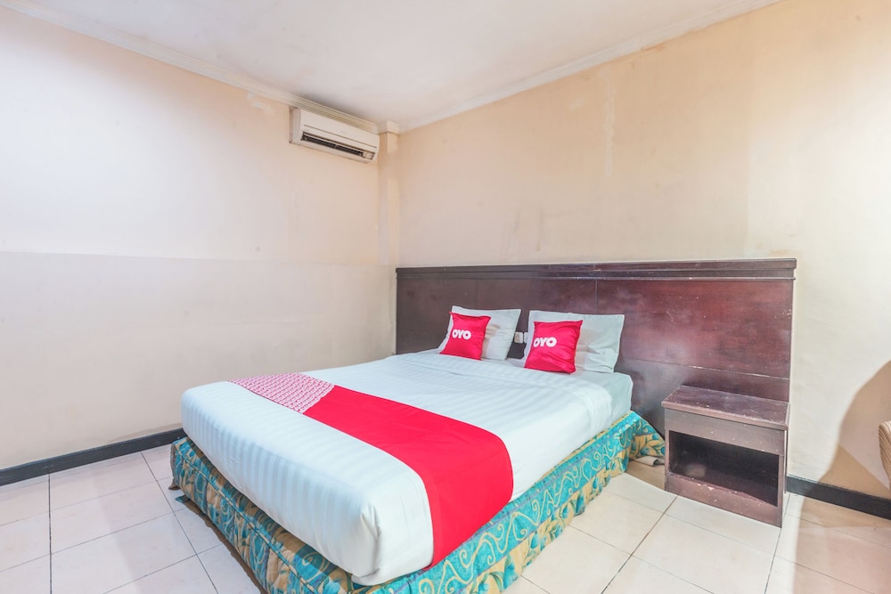 OYO 94759 Hotel Taman Cibinong