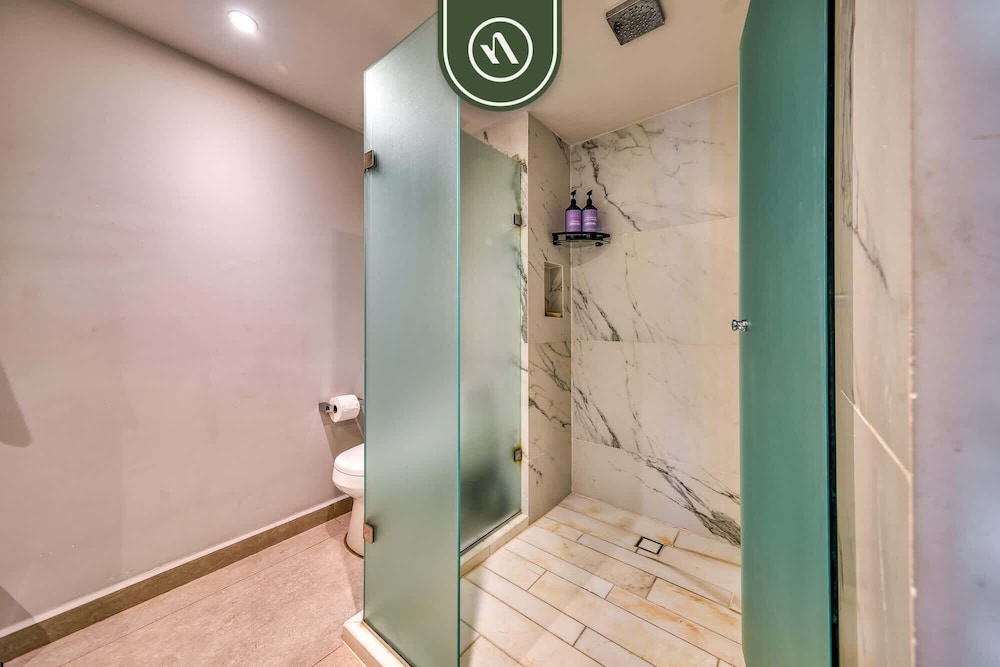 Oceanview Studio - Beach - King Bed - Pool