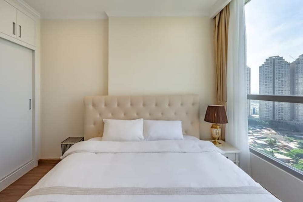 The Aquamarine Landmark Suites - Poolside Access at L4B