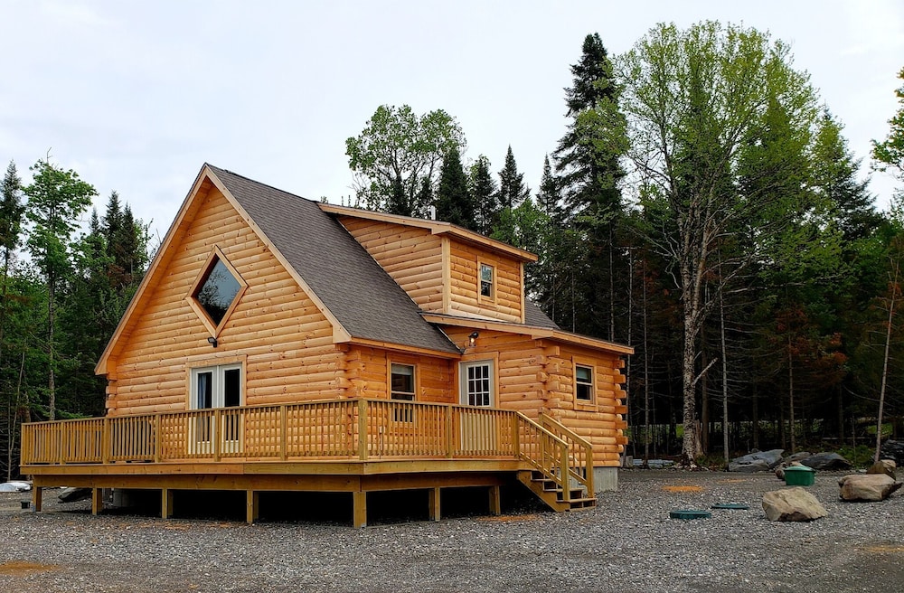 Back Lake Lodges Moose Tracks Cabin view 5