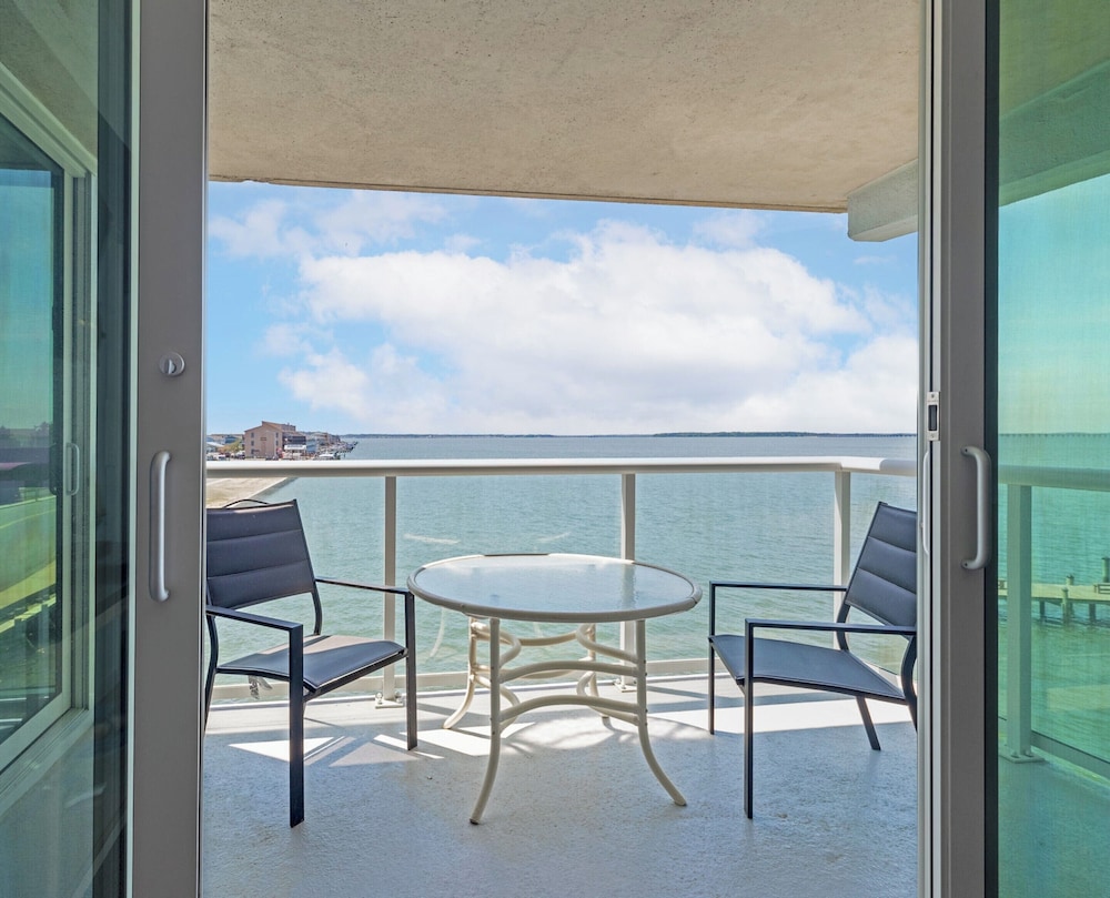 Bay Club Resort by Coolvacay