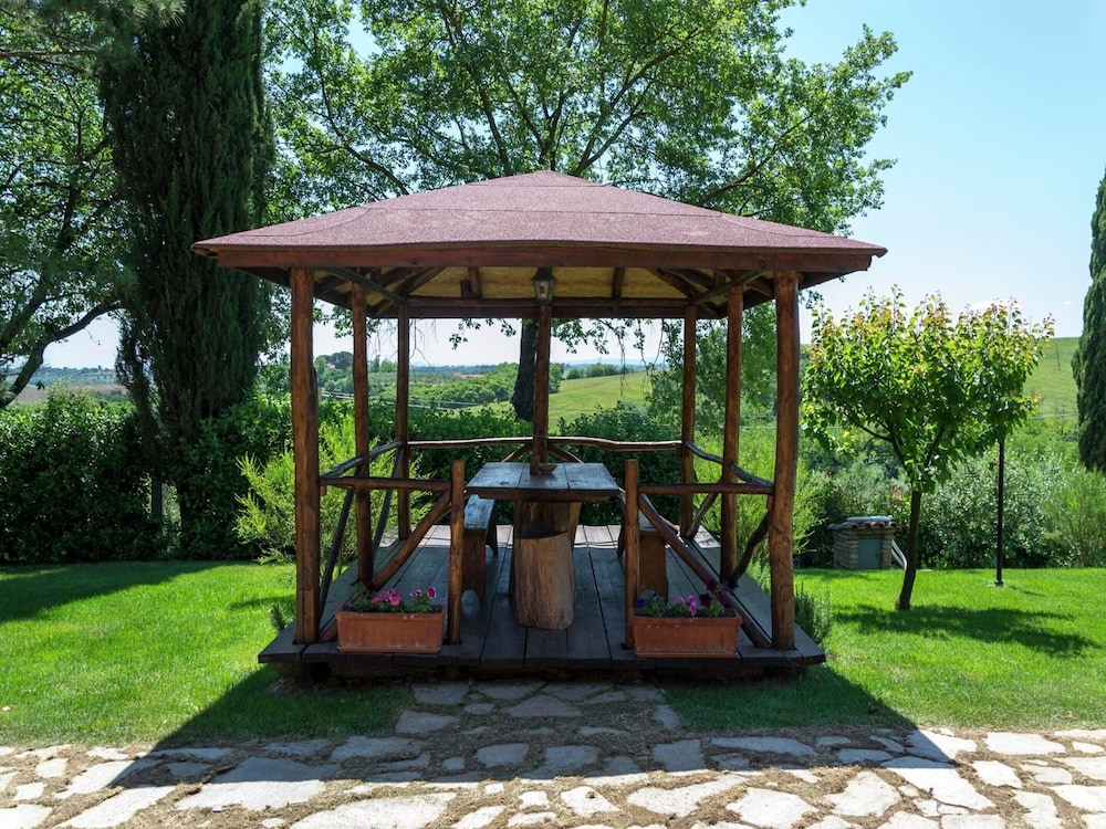 Villa with Private Pool near Cortona in Calm Countryside & Hilly Landscape view 3