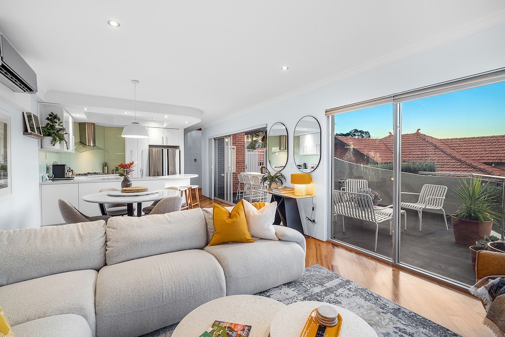 Designer Luxury 3brd - Epic Views - South Perth
