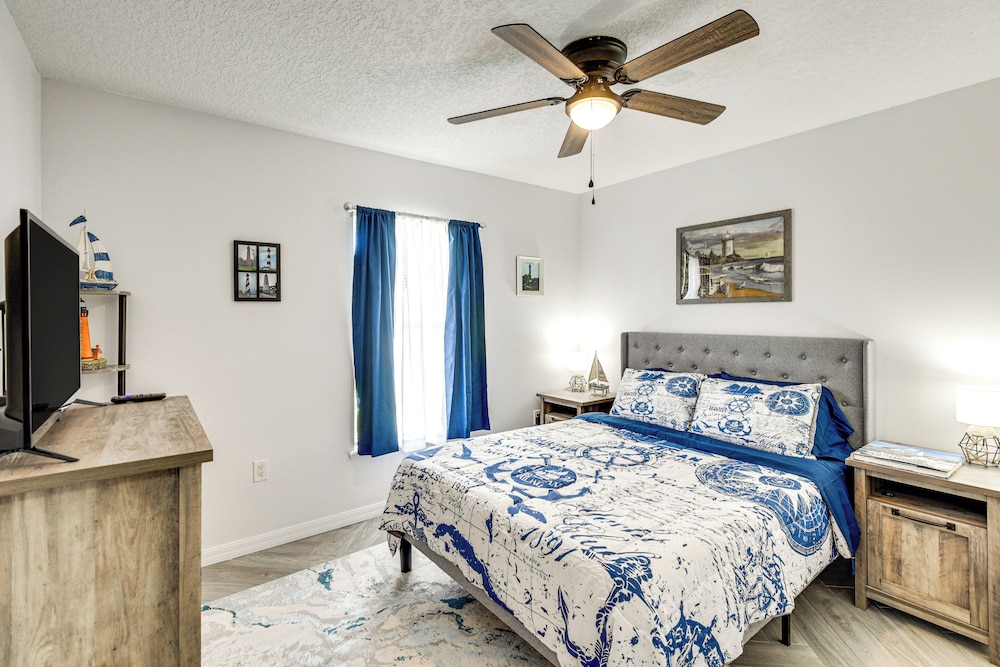 Palm Coast Comfort: Family Home w/ Lanai, Big Yard
