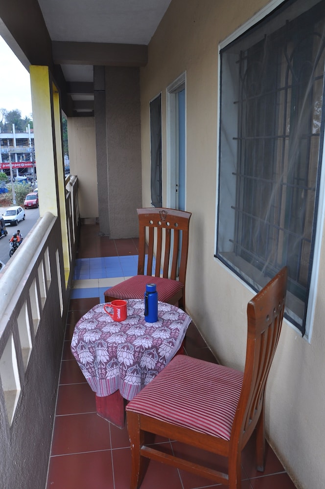 Sri Vinayaka Lodge