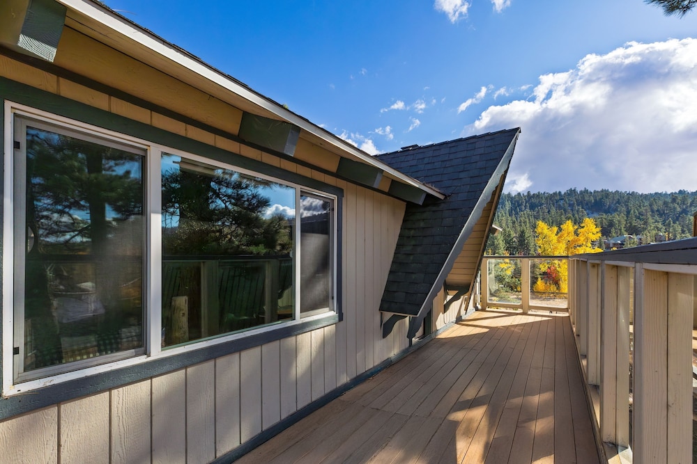 Lakeside in Bearadise by Avantstay Gorgeous Mountain Cabin in Boulder Bay