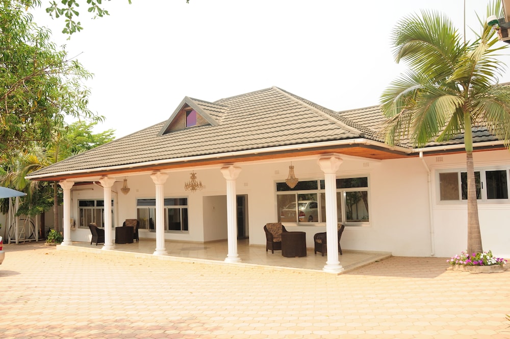 Melunah Lodge