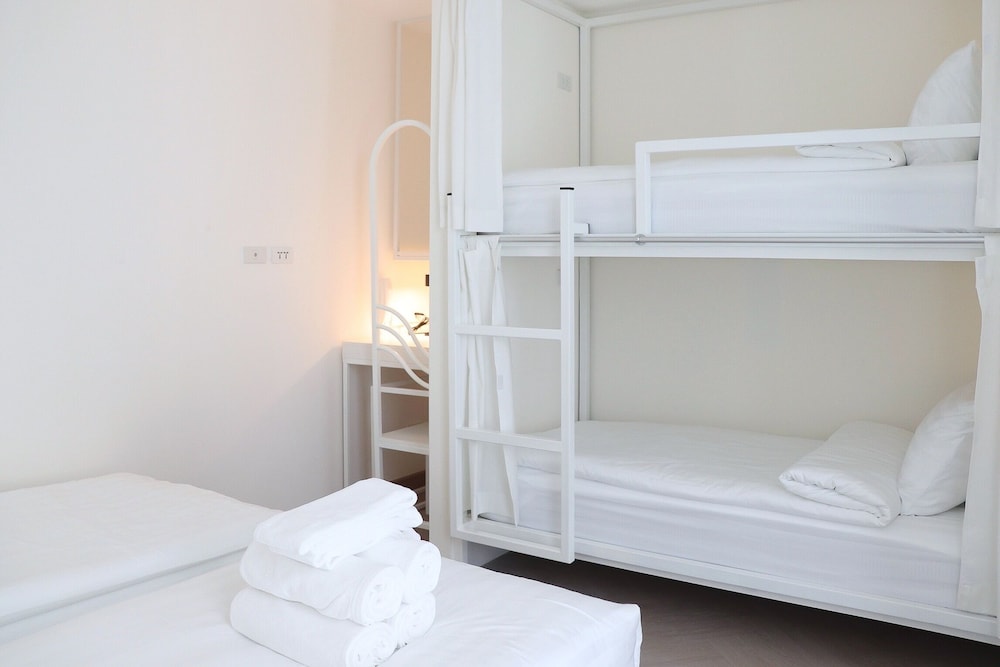 ResT Bangkok Poshtel