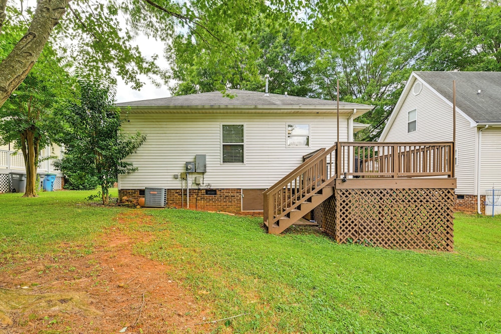 < 1 Mi to River & Downtown Belmont: Cozy Cottage